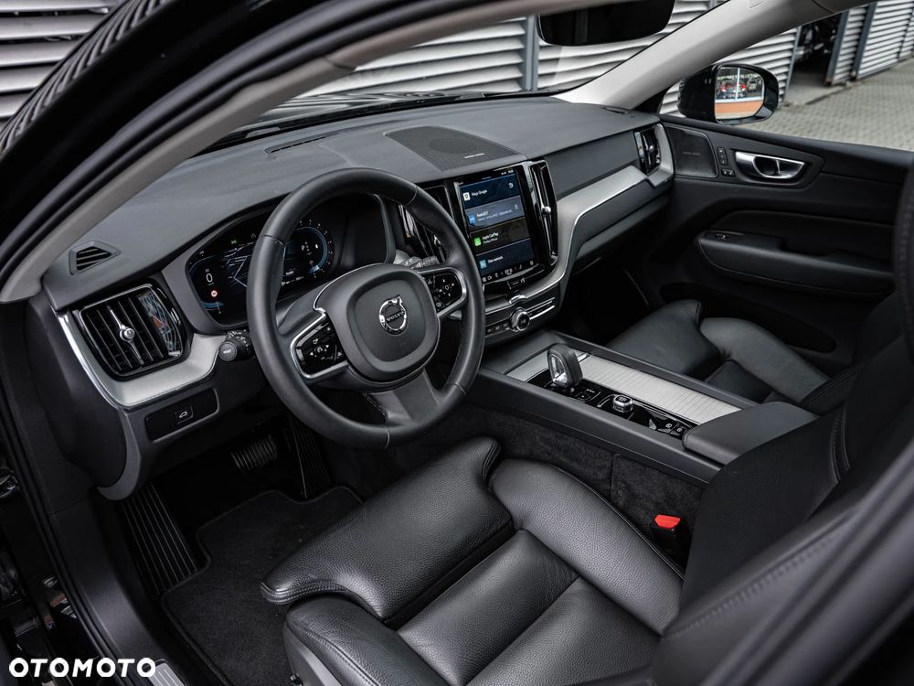 Volvo XC 60 B4 B Plus Dark - 21