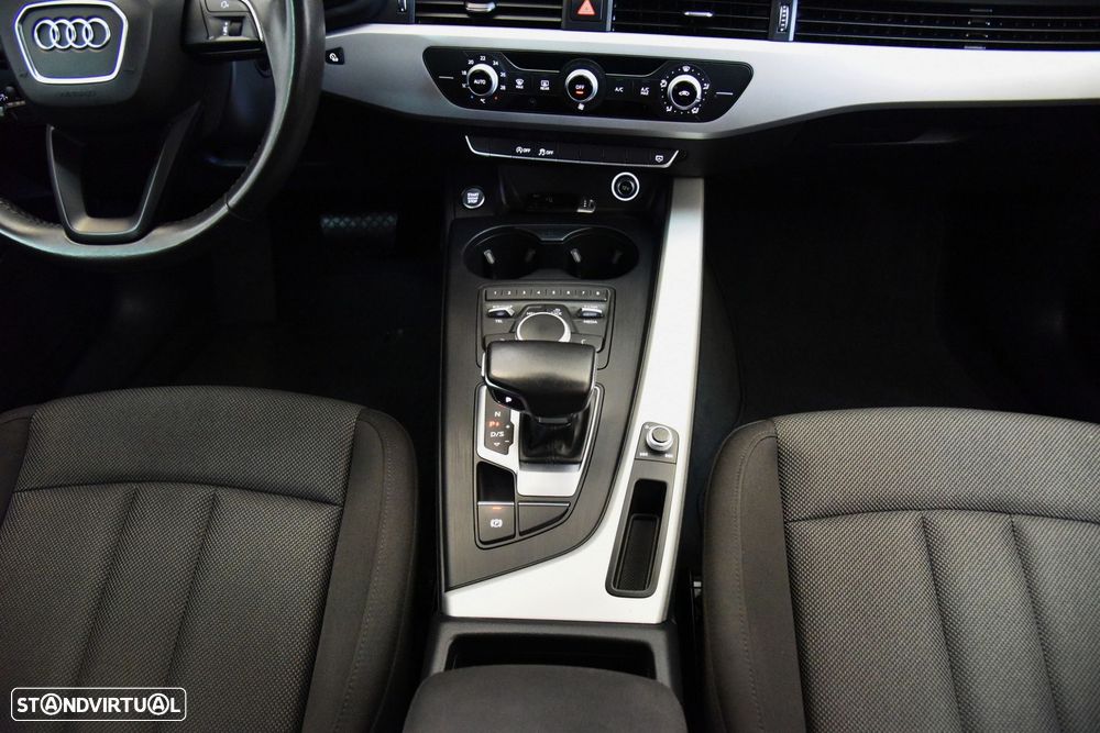 Audi A4 Avant 35 TDI Design S tronic - 17