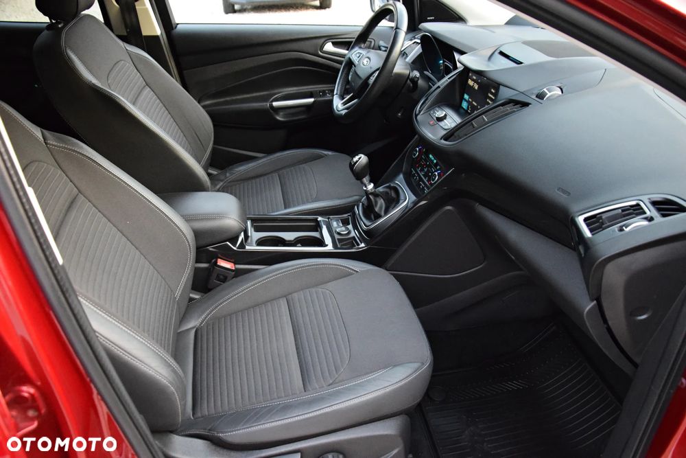 Ford Kuga - 35