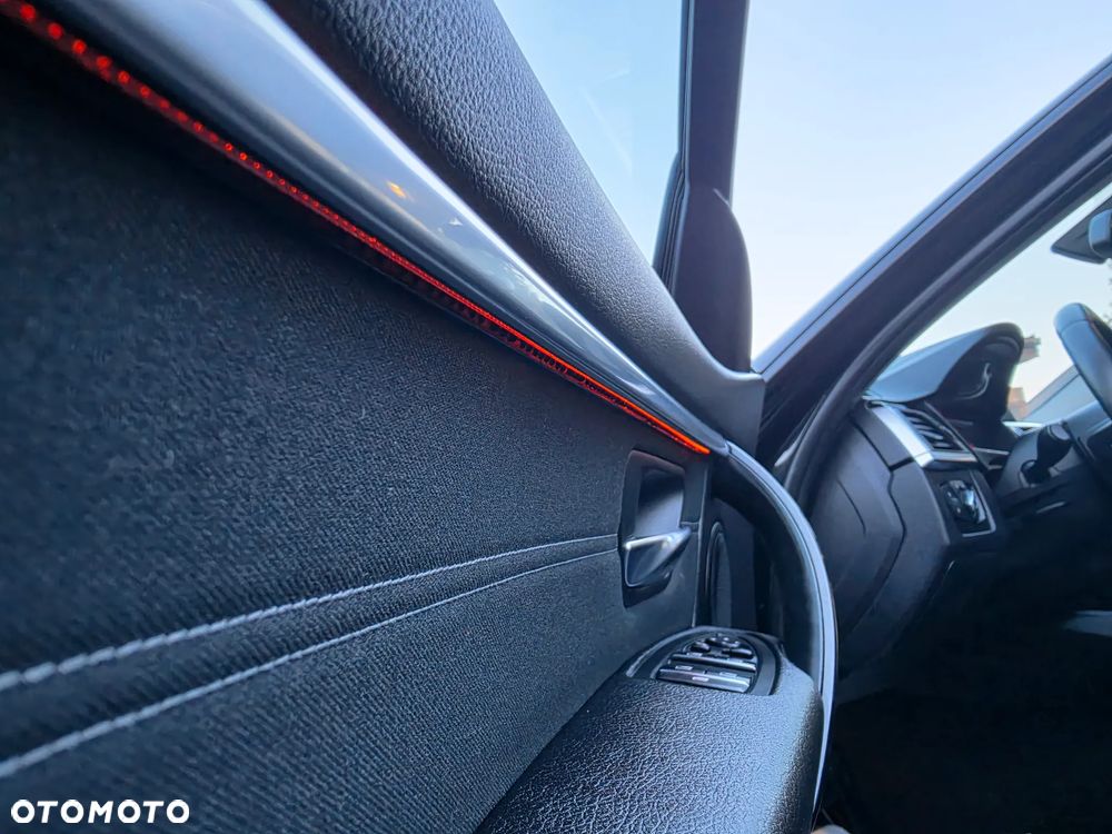 BMW Seria 3 318d Edition M Sport Shadow - 24