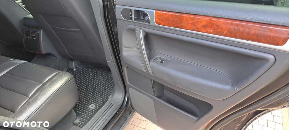 Volkswagen Touareg 3.2 V6 Automatik - 6