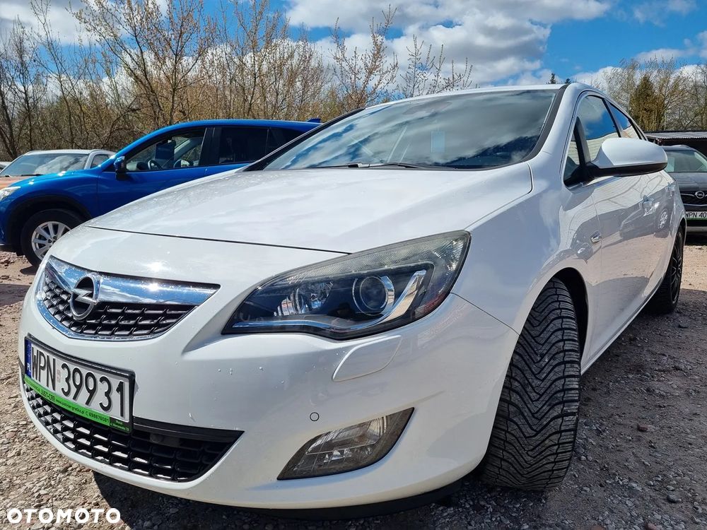Opel Astra 1.6 Turbo White Edition - 2
