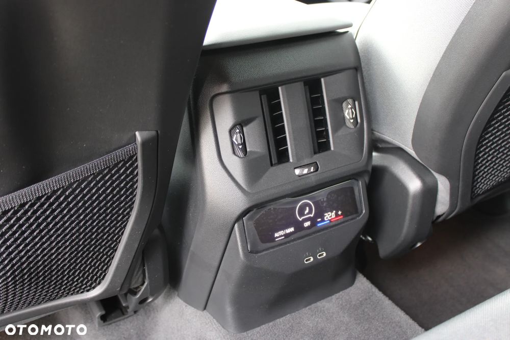 BMW X3 xDrive20 mHEV - 28