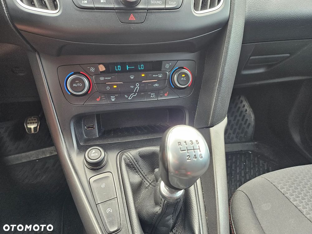 Ford Focus 1.5 EcoBoost ST-Line Business - 17