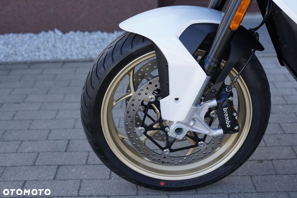 Moto Guzzi V100 Mandello - 31