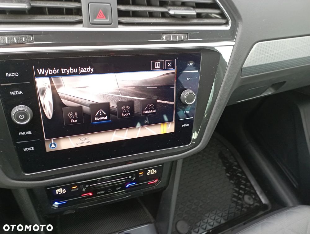 Volkswagen Tiguan - 19