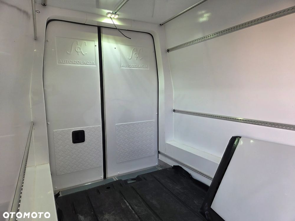 Mercedes-Benz e-sprinter - 9