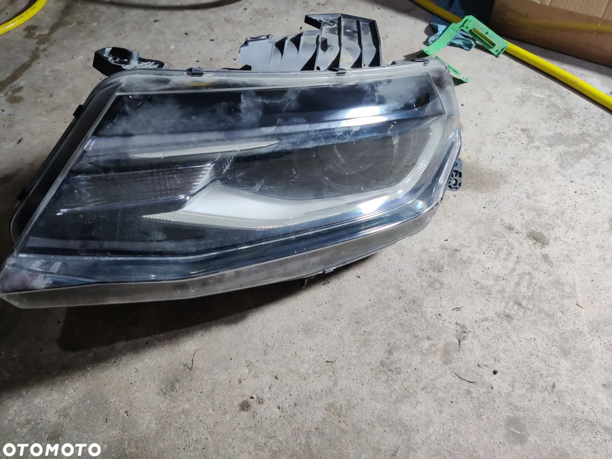 Chevrolet Camaro SS 2016 Lampa przednia Xenon lewa - 1