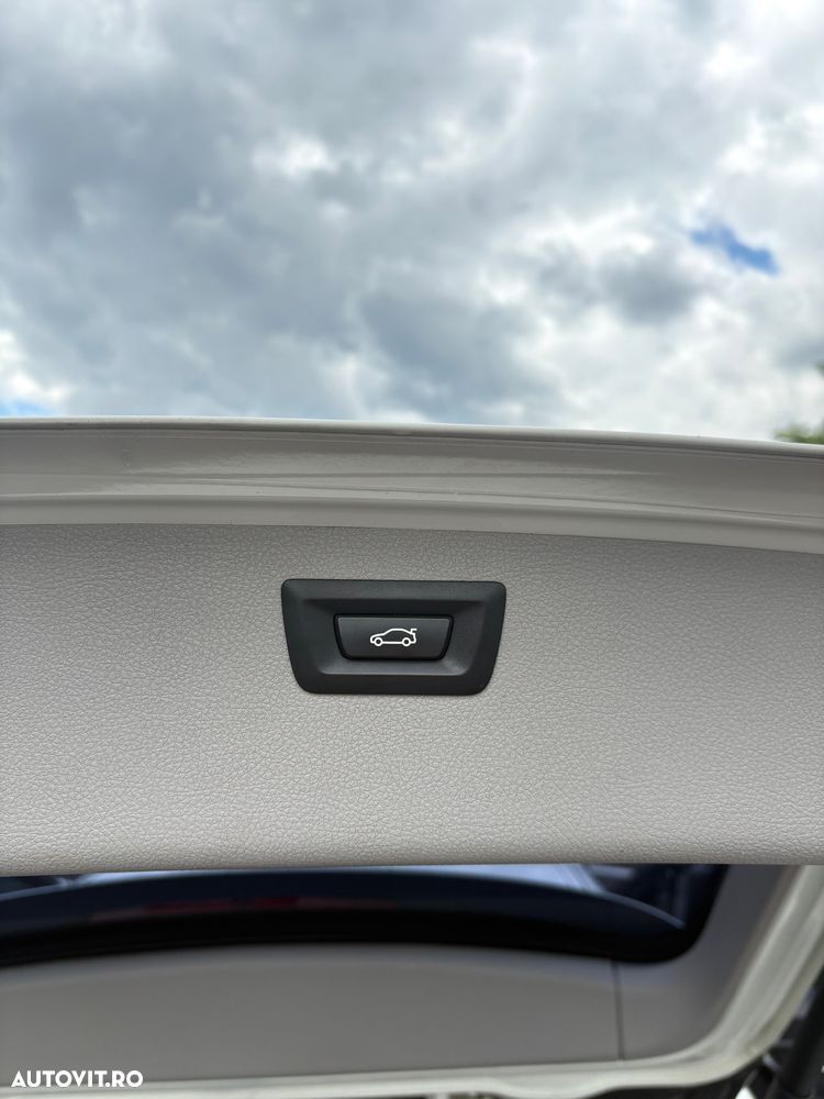 BMW Seria 3 318d xDrive - 9