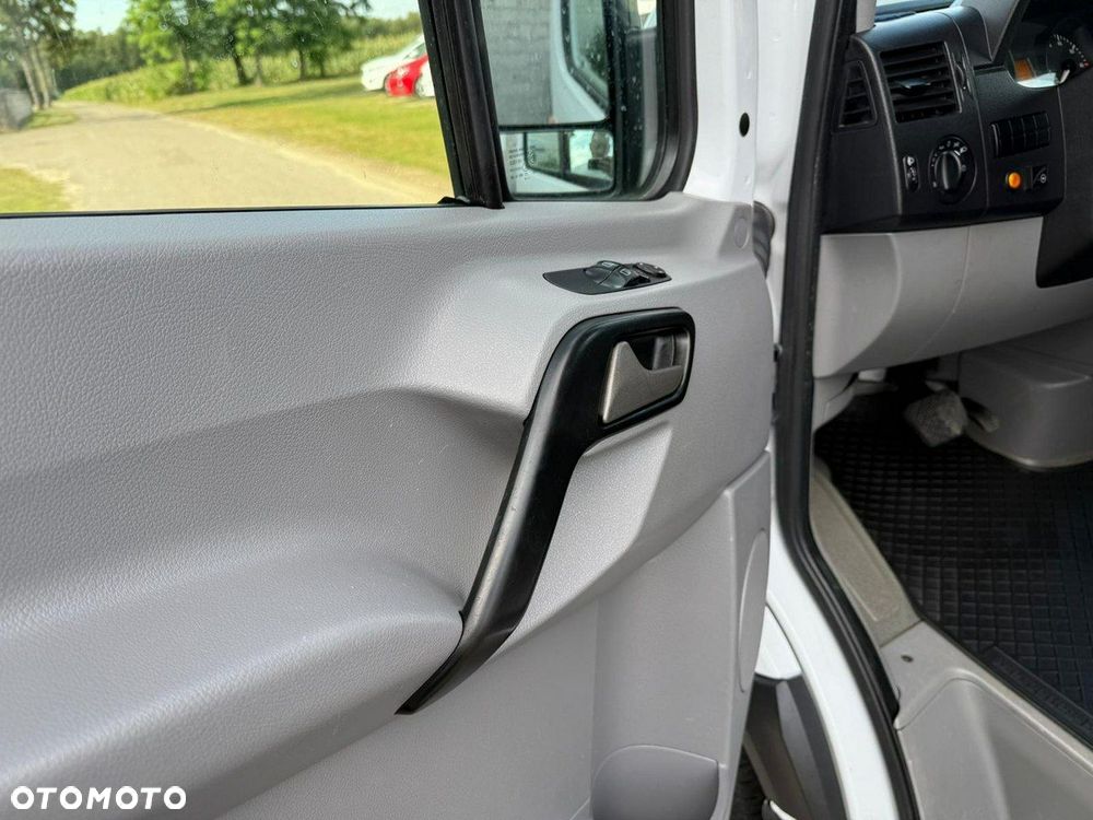 Mercedes-Benz Sprinter - 20