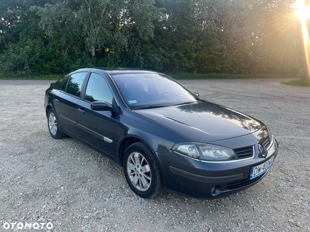 Renault Laguna 1.9 dCi Confort Authentique - 4