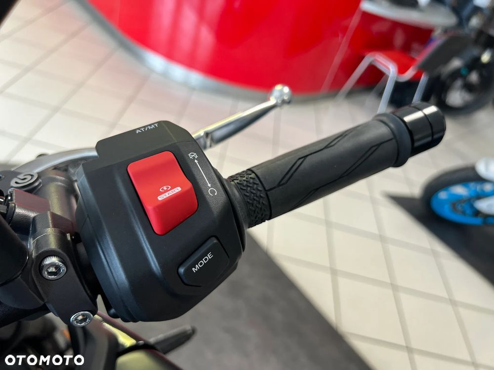 Yamaha MT - 13