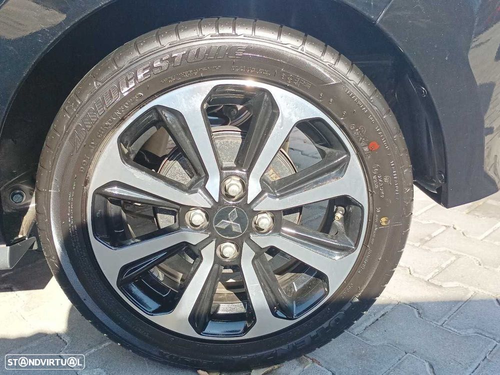 Mitsubishi Space Star - 11