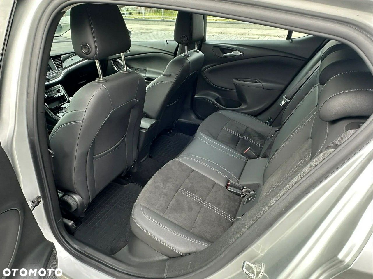 Opel Astra V 1.2 T Elegance S&S - 14