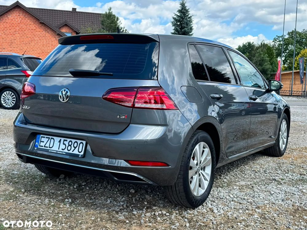 Volkswagen Golf - 6