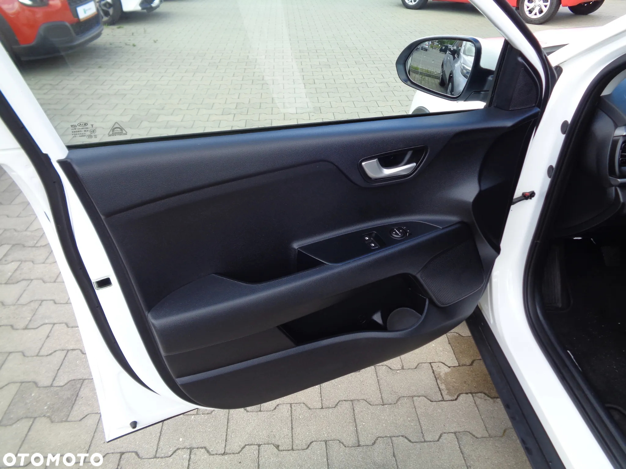 Kia Stonic 1.2 M - 10