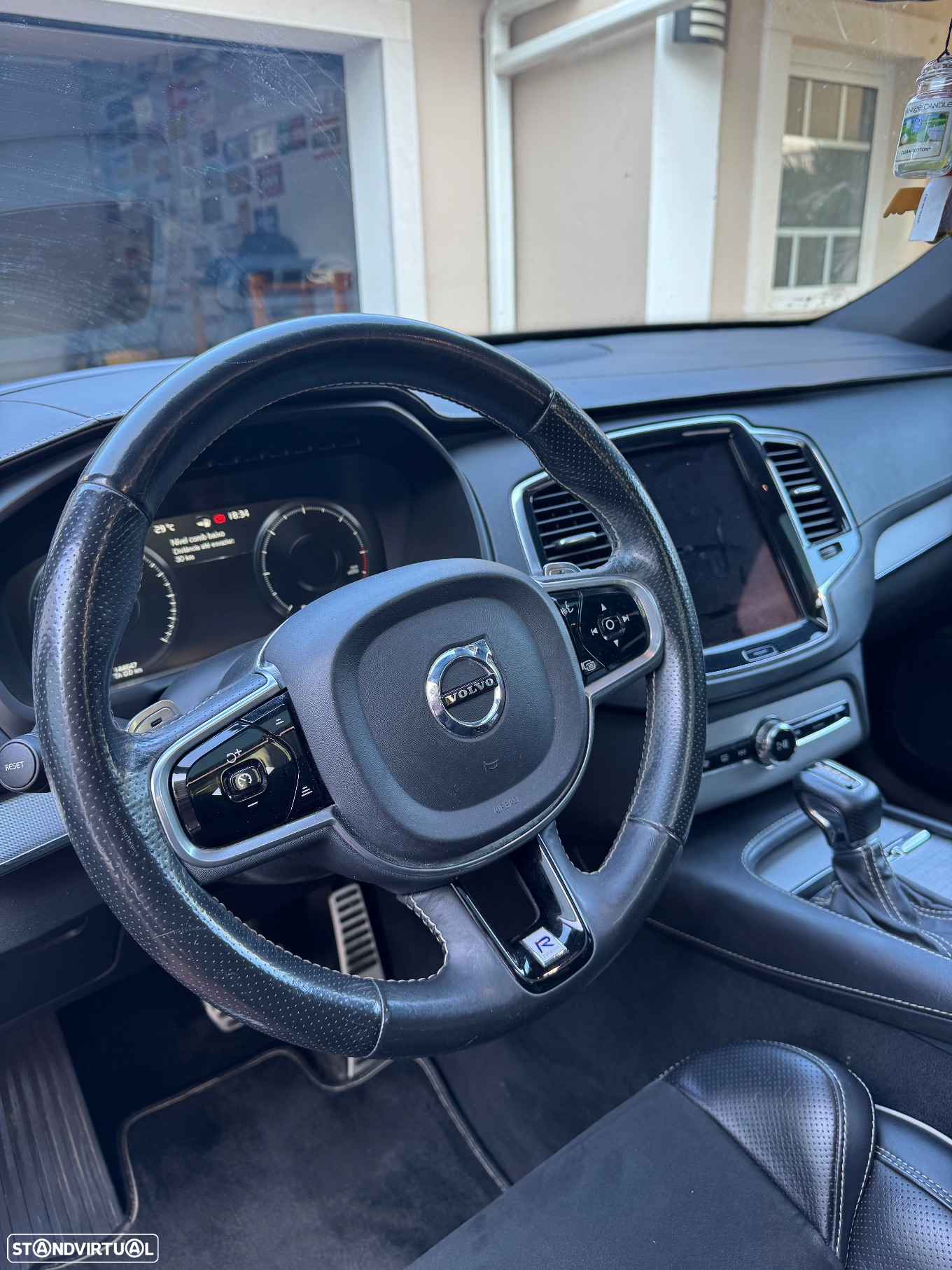Volvo XC 90 2.0 D4 R-Design - 11