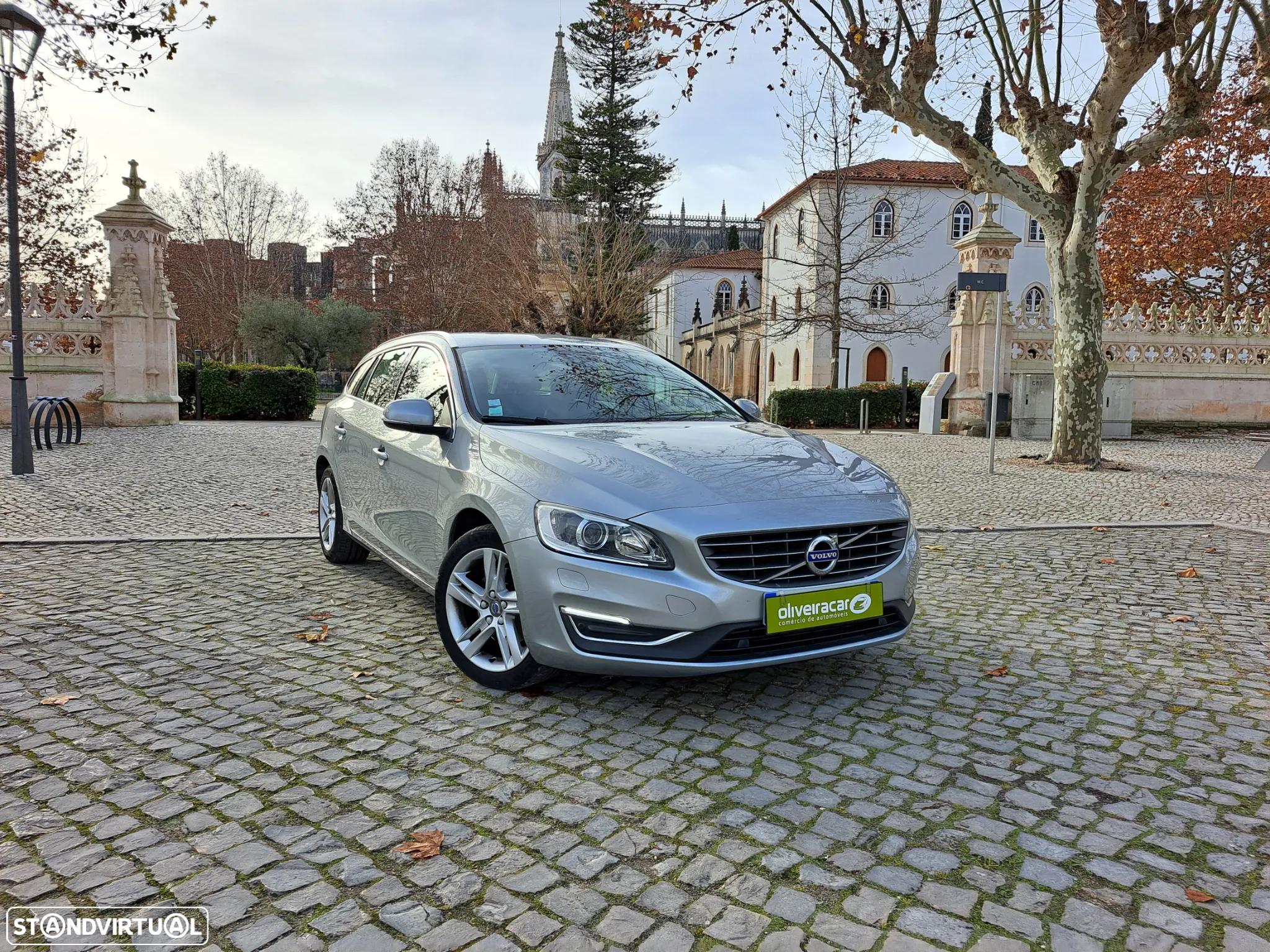 Volvo V60 D4 Geartronic Summum - 4