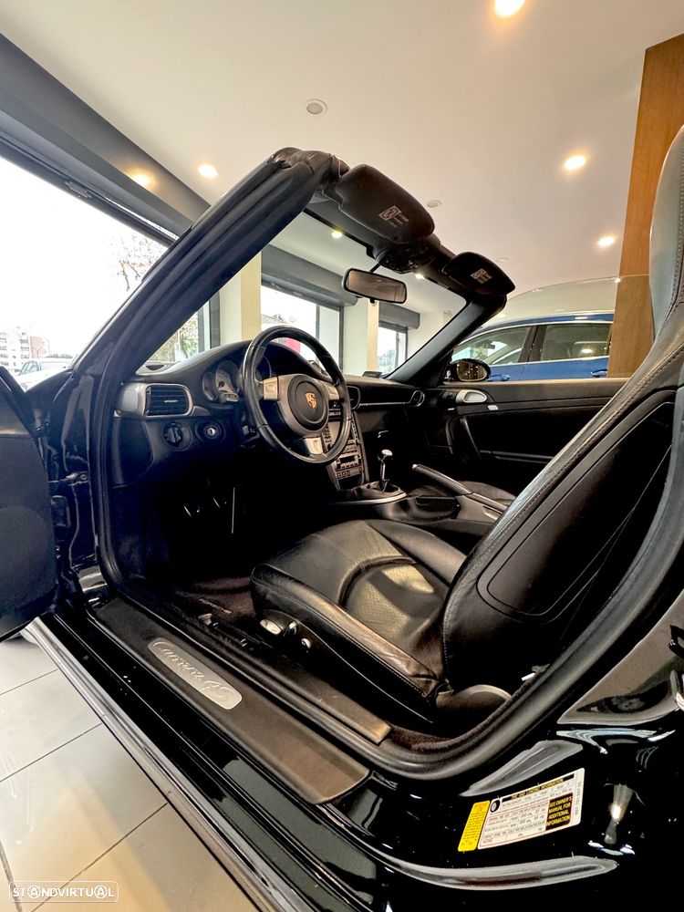 Porsche 911 (997) Carrera 4 S Cabriolet - 12