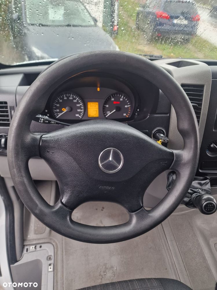 Mercedes-Benz Sprinter - 13