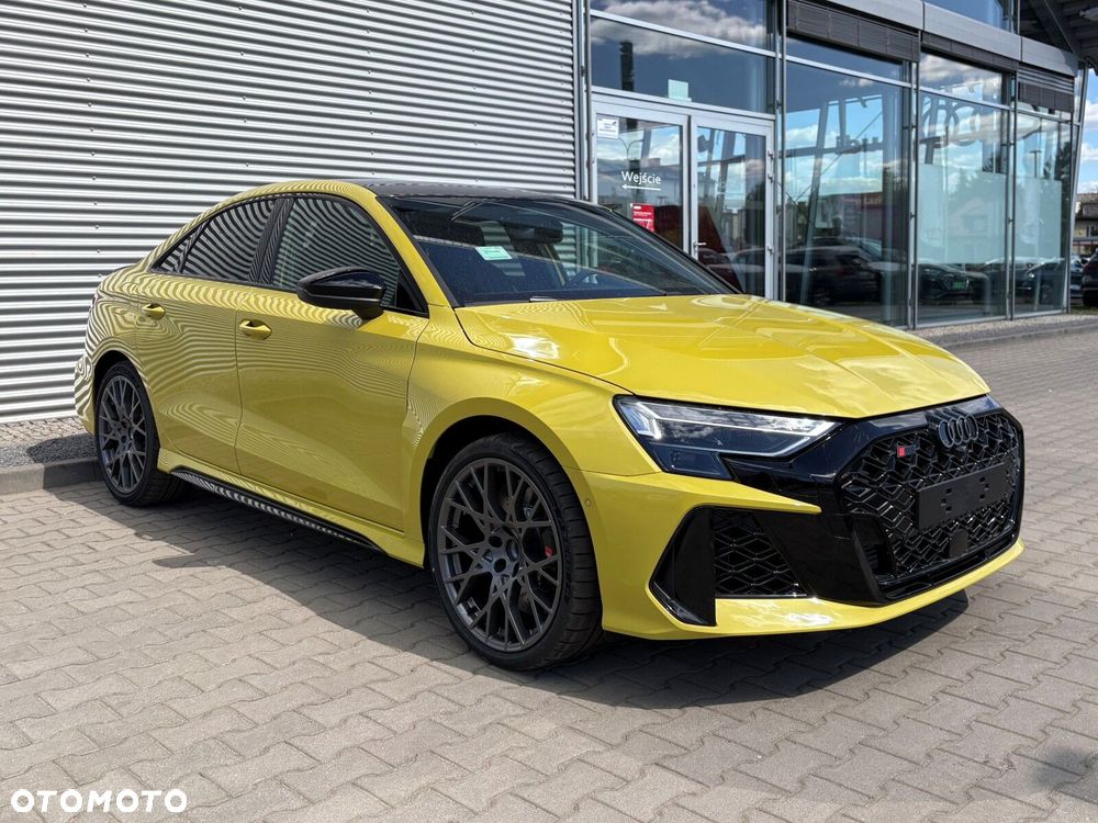 Audi RS3 Limousine - 12