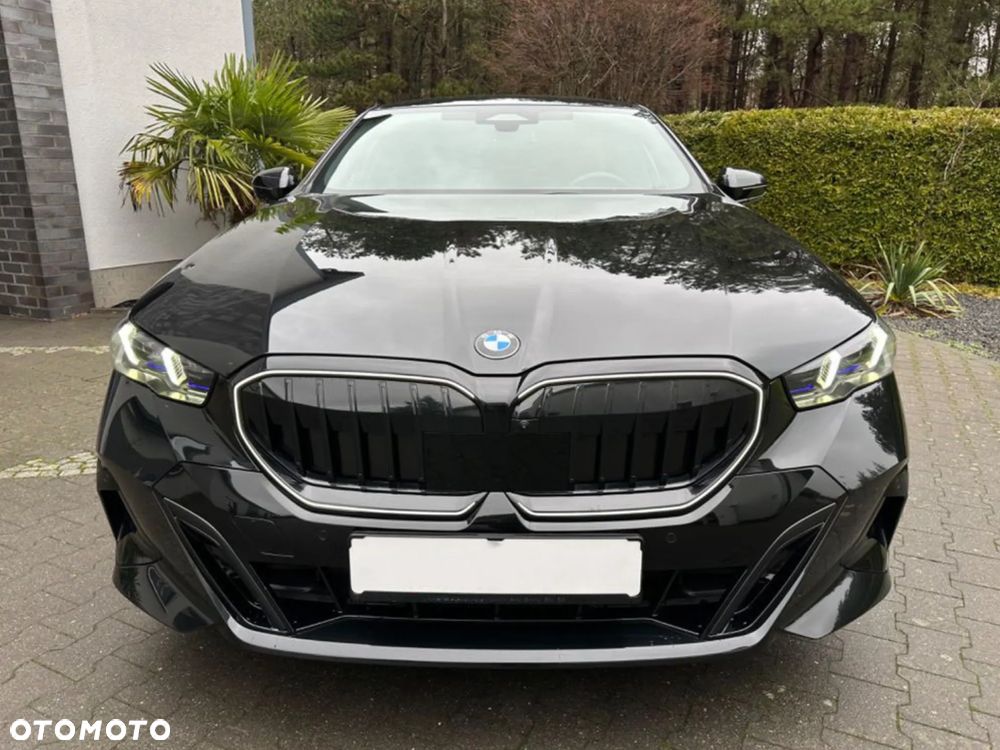 BMW Seria 5 520d xDrive mHEV M Sport - 4
