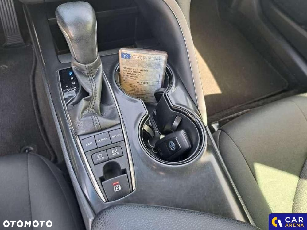 Toyota Camry - 26