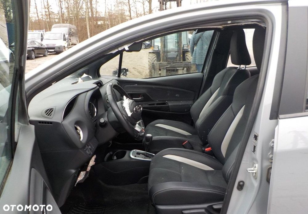 Toyota Yaris - 25