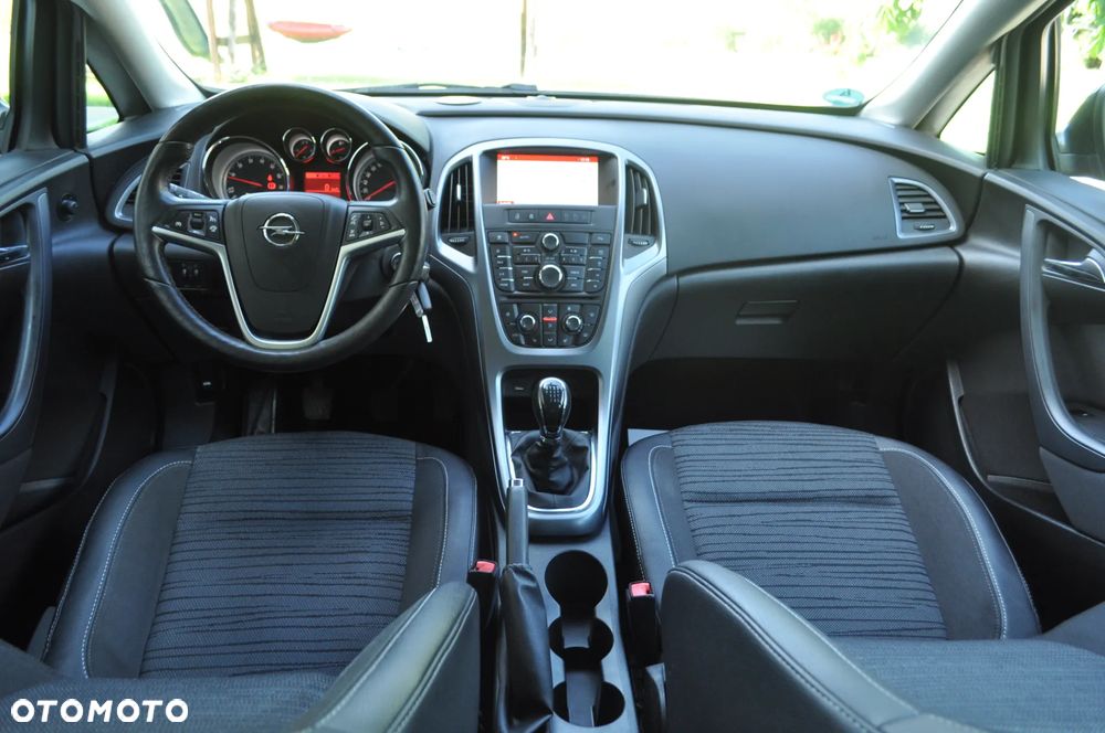 Opel Astra 1.4 Turbo Cosmo - 26