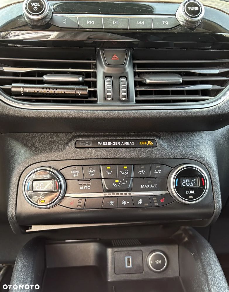 Ford Escape 2.0 EcoBoost AWD Titanium - 27
