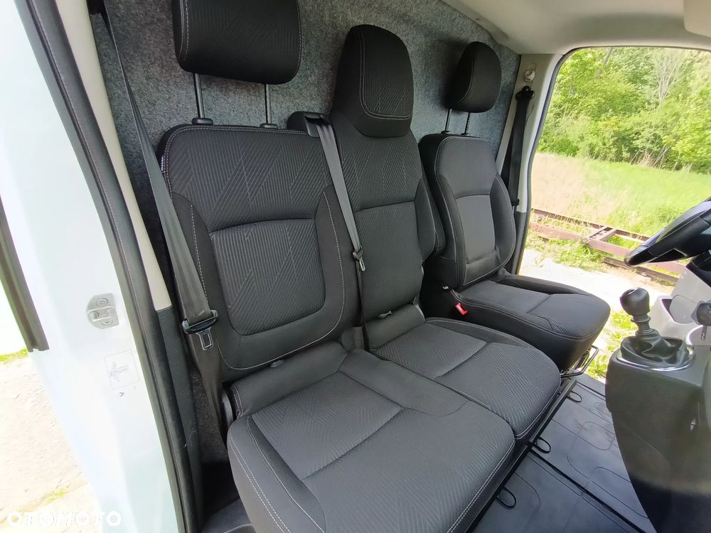 Renault Trafic L2H1 1.6 diesel 140kM 2014rok WEBASTO, CZUJNIKI PARKOWANIA, HAK, BAGAŻNIK DACHOWY, drzwi przesuwne z obu stron, stan BDB, BEZWPADKOWY! - 37