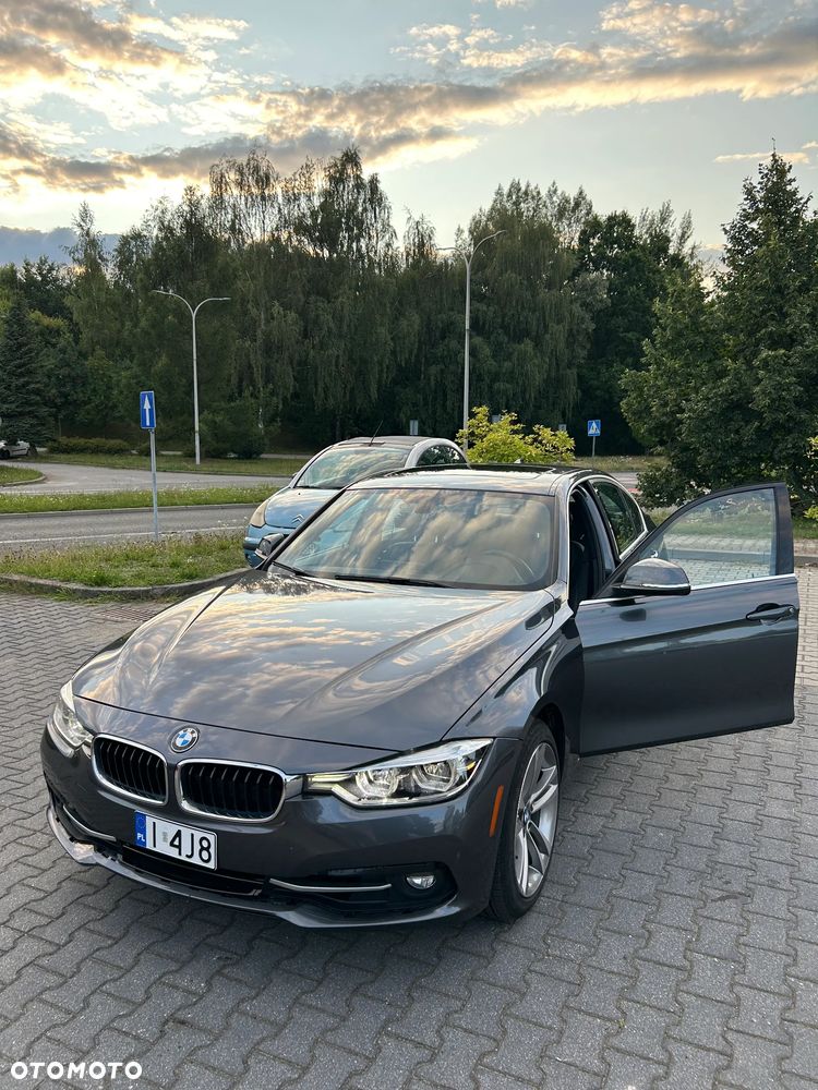 BMW Seria 3 330i xDrive Sport Line - 9