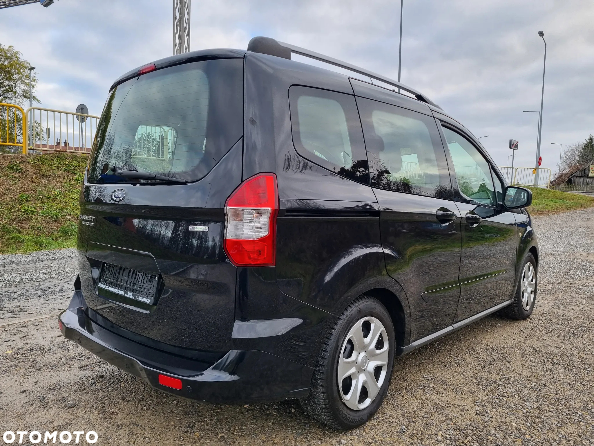 Ford Tourneo Courier 1.0 EcoBoost S&S Ambiente - 10