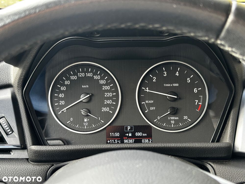 BMW Seria 2 218i - 22