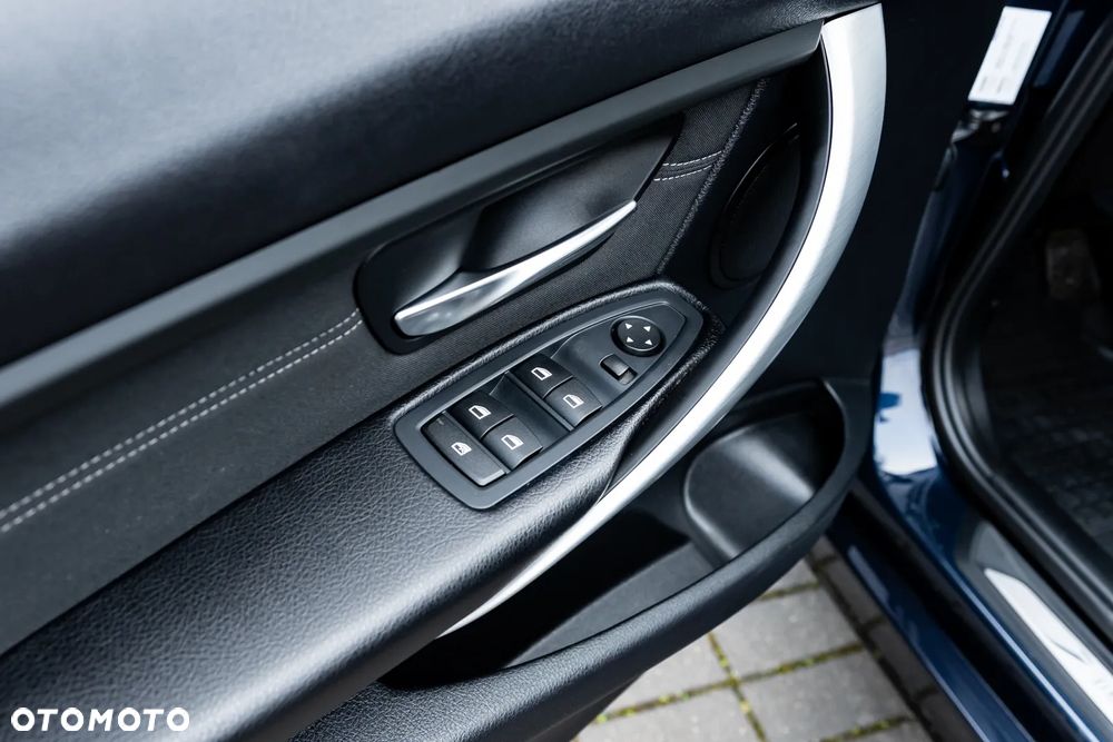 BMW Seria 3 320d - 31