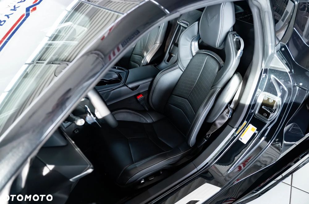 Chevrolet Corvette - 14