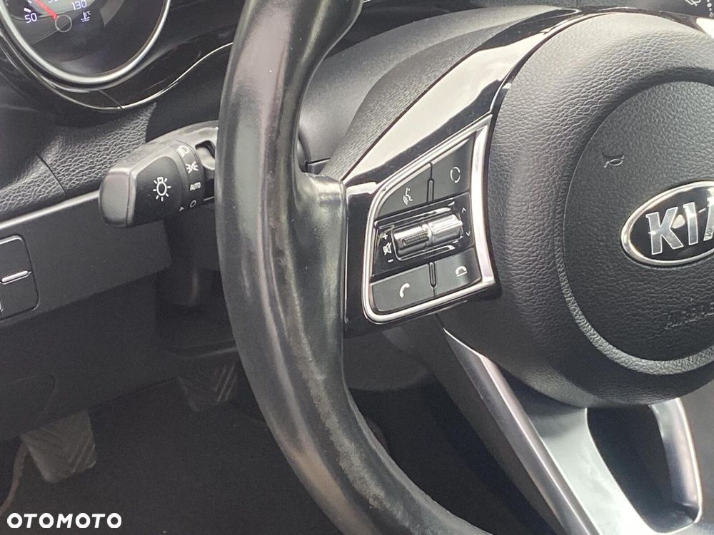 Kia Ceed - 11