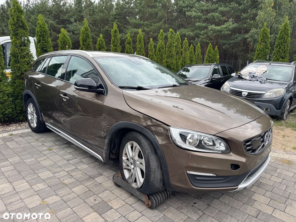 Volvo V60 Cross Country D3 Kinetic - 3