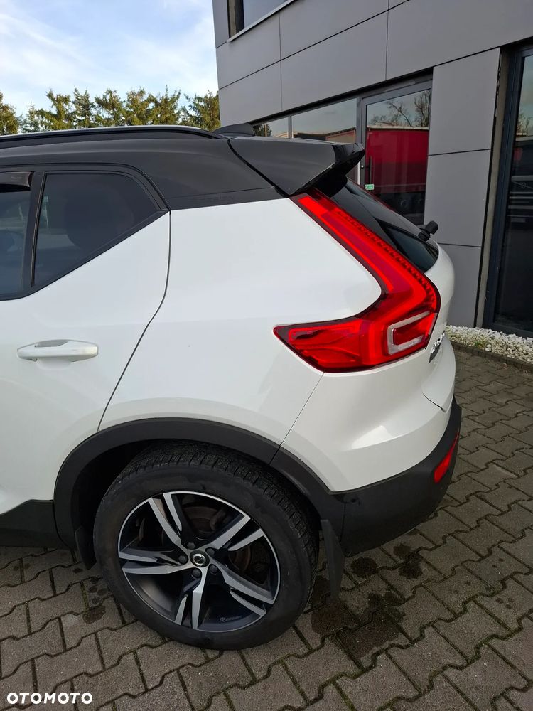 Volvo XC 40 T5 AWD R-Design - 3