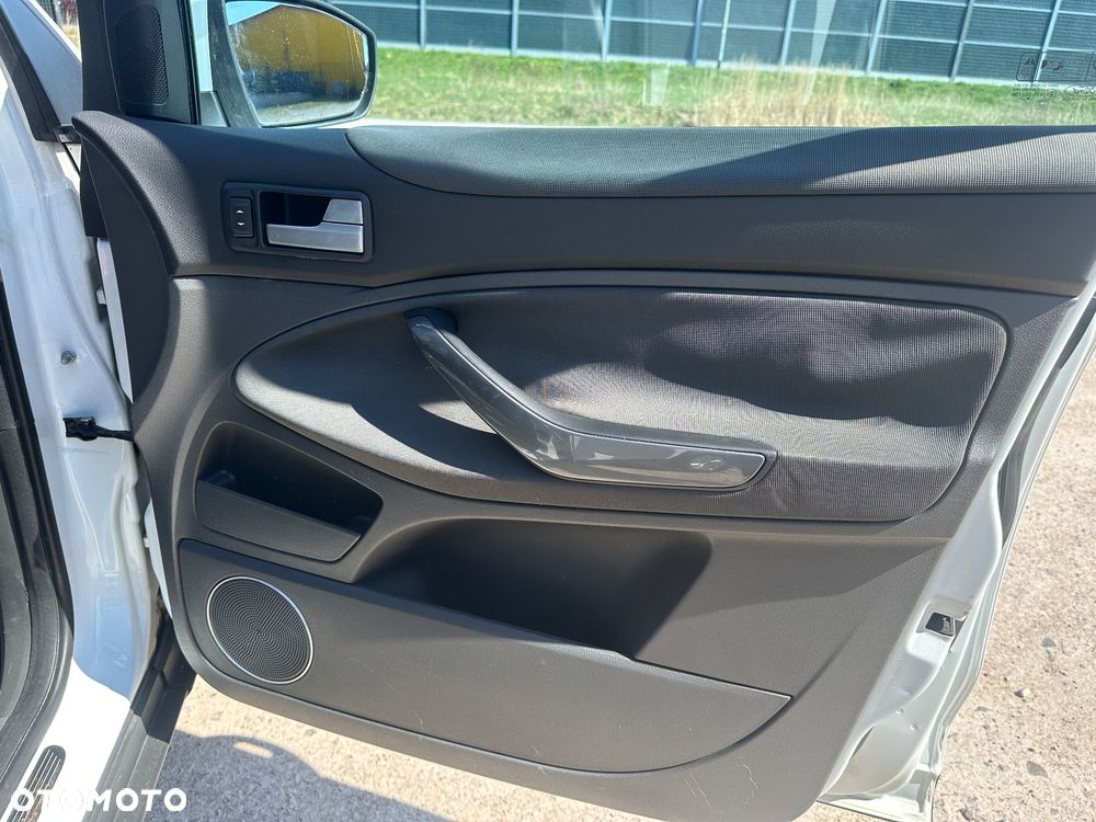 Ford Kuga 2.0 TDCi Titanium - 34