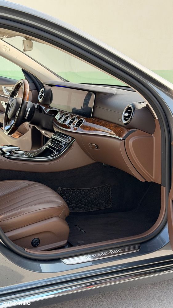 Mercedes-Benz E 220 d 4MATIC Aut. - 29