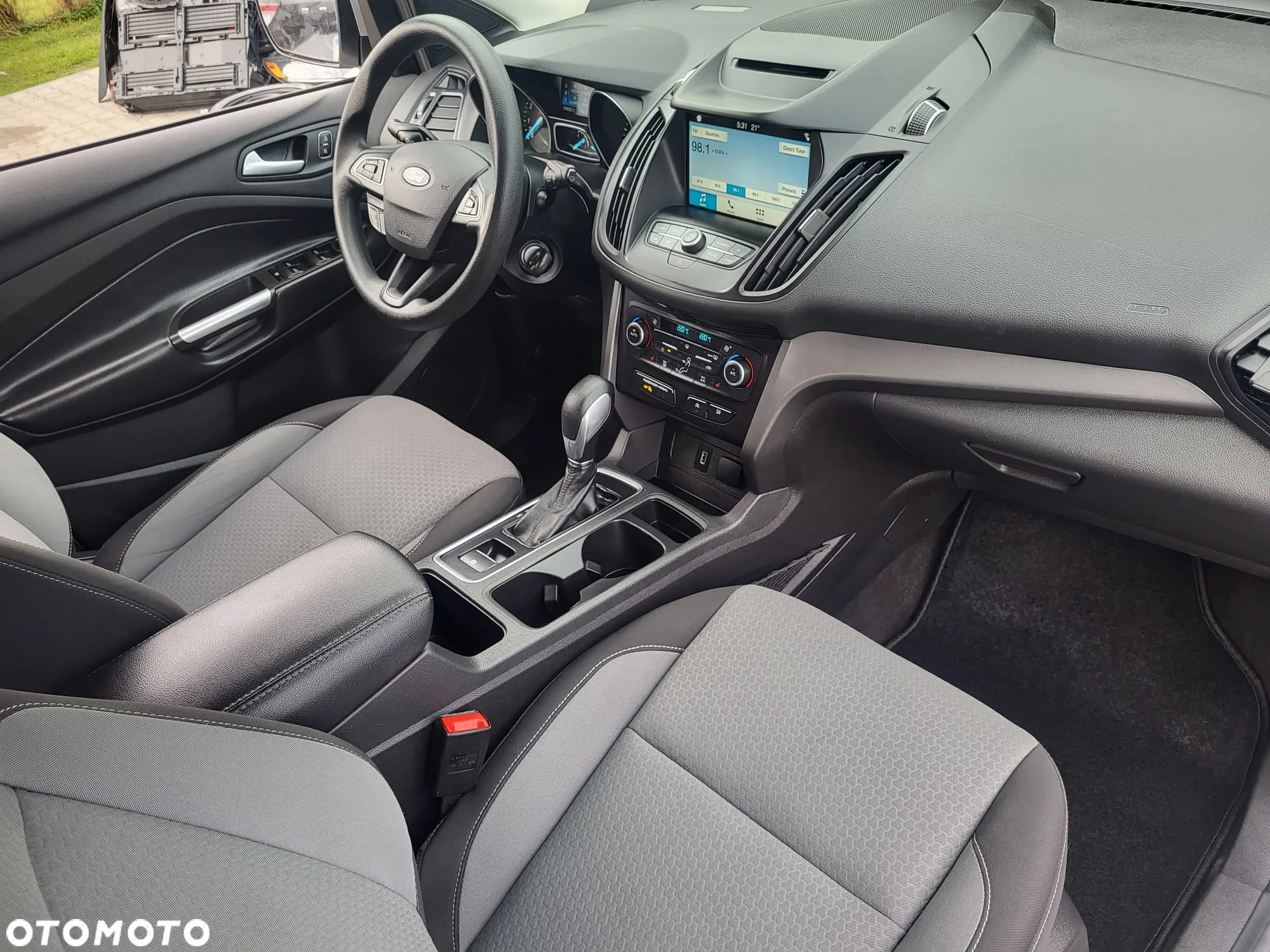 Ford Kuga - 25