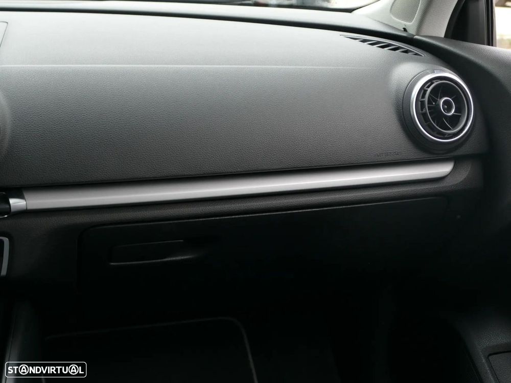 Audi A3 Sportback 1.6 TDI Advance Ultra - 33