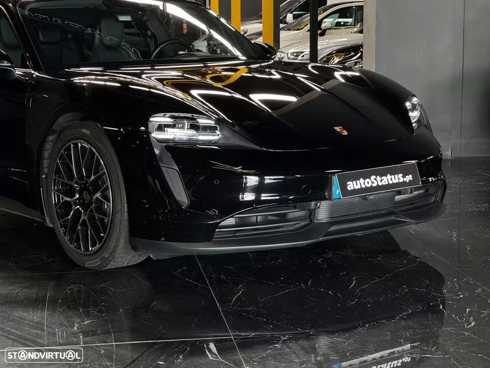 Porsche Taycan 4 - 3