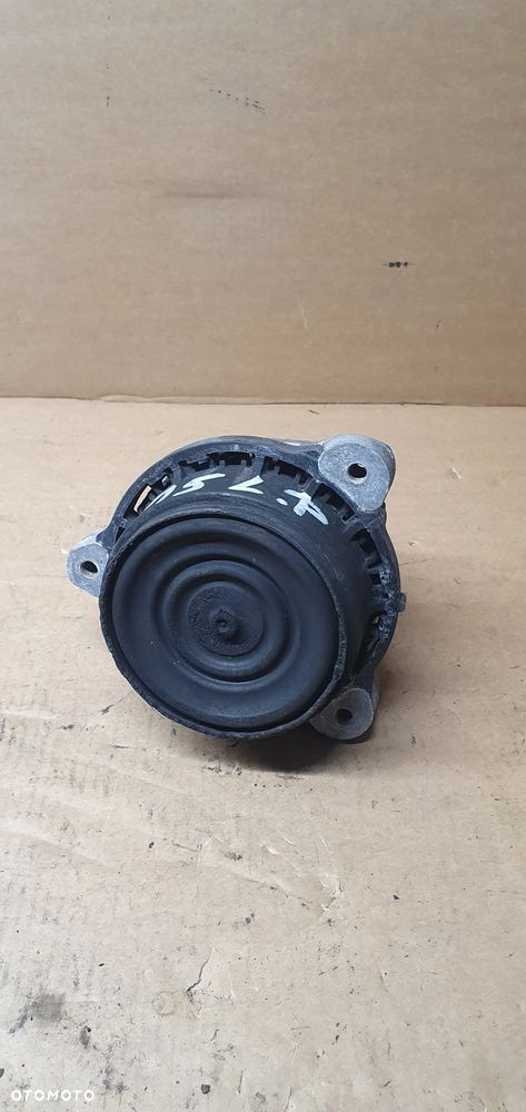 Łapa poduszka silnika lewa BMW M5 G30 F90 4.4 V8 6860457 - 6