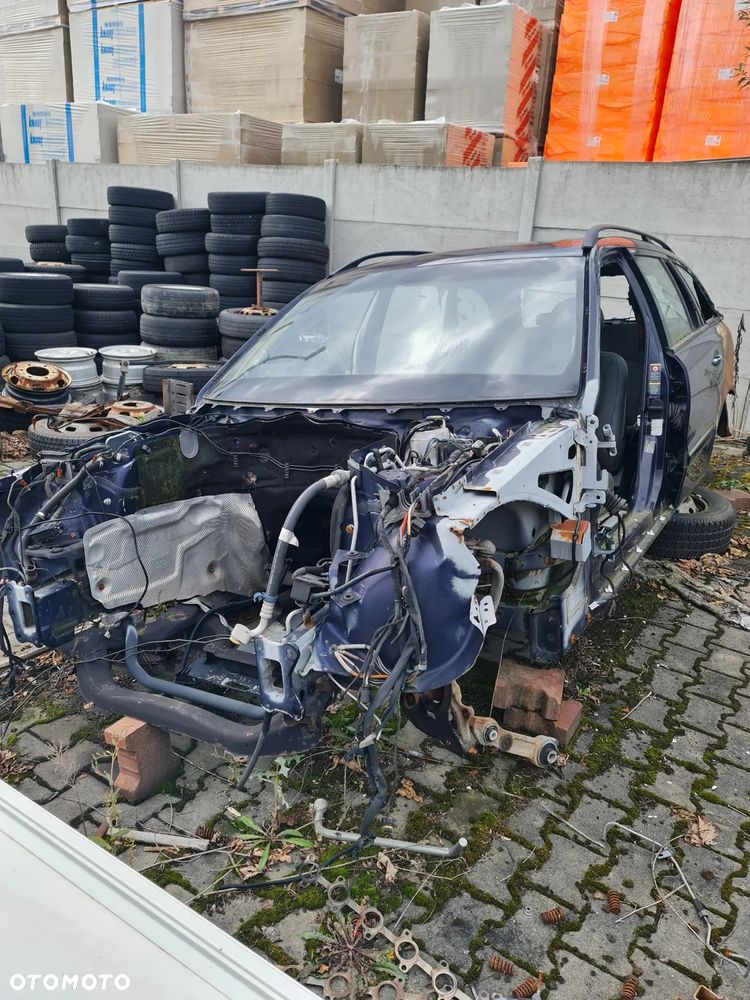 Mercedes-Benz Klasa E 300 T CDI DPF BlueEFFICIENCY 7G-TRONIC - 3