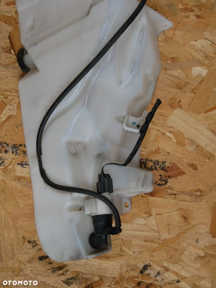 ZBIORNICZEK SPRYSKIWACZY JAGUAR XE X760 GX73-17B613-D - 3