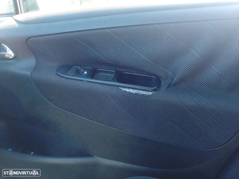 Peugeot 207 1.4 HDi Trendy - 8