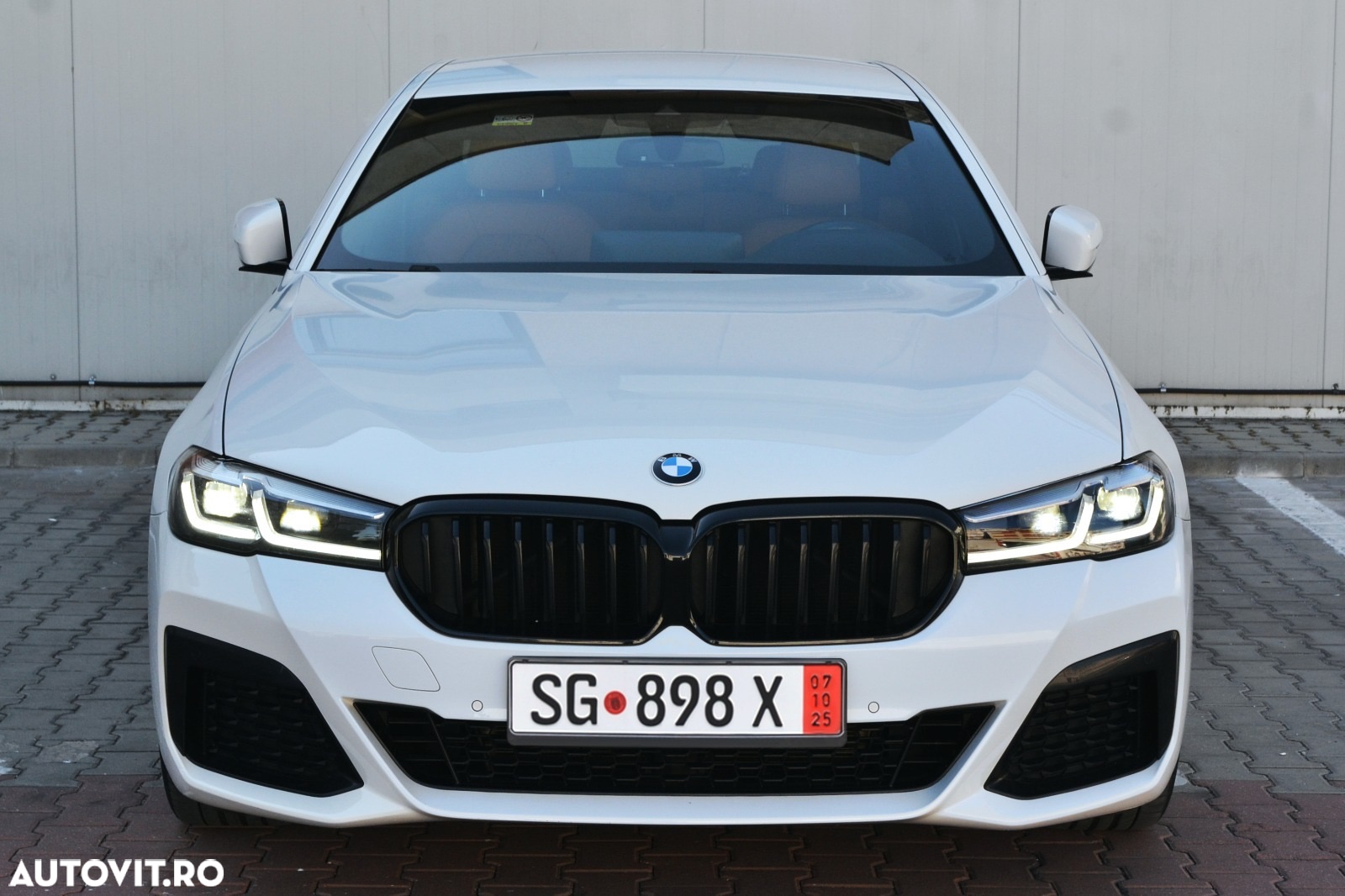 BMW Seria 5 520i Touring Aut. - 9