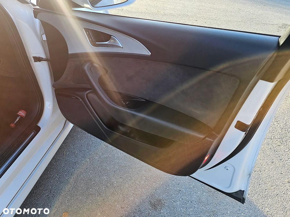 Audi A6 Avant 3.0 TDI DPF quattro tiptronic sport selection - 16